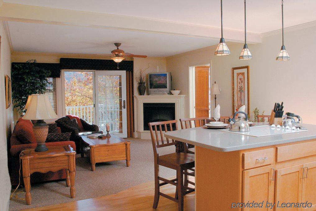 South Mountain Resort Lincoln Room photo